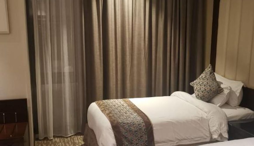 EXECUTIVE SUITE